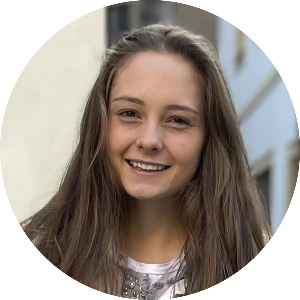 Porträt einer jungen Frau. Pädagogische Kompetenz und liebevolle Begleitung.